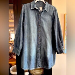 Chico’s dark wash jean denim tunic jean dress with pleated front detailing Sz L
